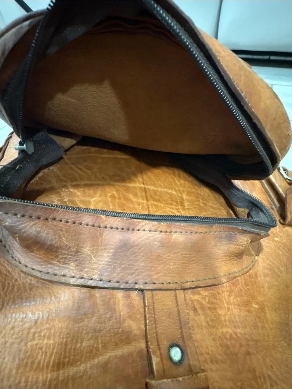Vintage Brown Leather Men's Backpack - Classic Casual Carry